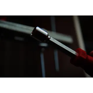 Steckschlüssel mit Griff SW 10 mm / M6 und Durchgangsloch – Bild 5