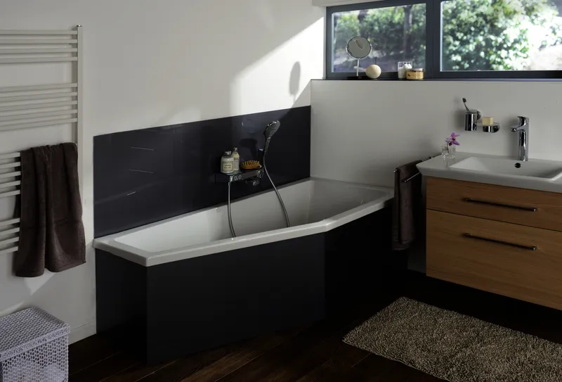Koralle Badewanne T200 180/80 L Acryl asym. 1803x800x440 weiß Überlauf vorn