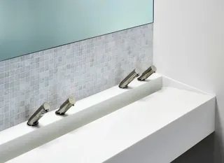 Ideal Standard Reihenwaschtisch Silhouette f.4 Pers. ohne Hahnloch ohne Überlauf 2400x470x200mm Weiß – Bild 4