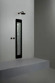 Sunshower Round line Large Plus Black IR + UV (H185 x B33 x T12 cm)