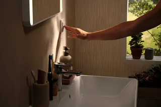 Hansgrohe Spiegel Xarita Lite Q 600/30 m.seitl.LED Beleuchtung Wandschalter MW – Bild 5