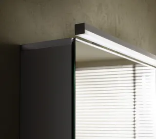 Emco Lichtspiegelschrank pure 05085 Aufputz, 1trg. 600 mm alu. – Bild 4