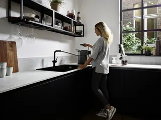 Hansgrohe Spültischmischer 270 Talis M54 Ausziehauslauf 1jet mattschwarz – Bild 2