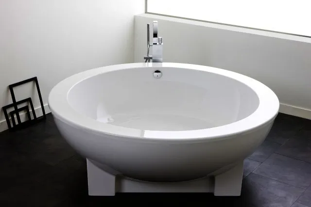 Hoesch Badewanne Dreamscape Rund 1800 mit Außenverkleidung, Weiß, ohne Bohrung