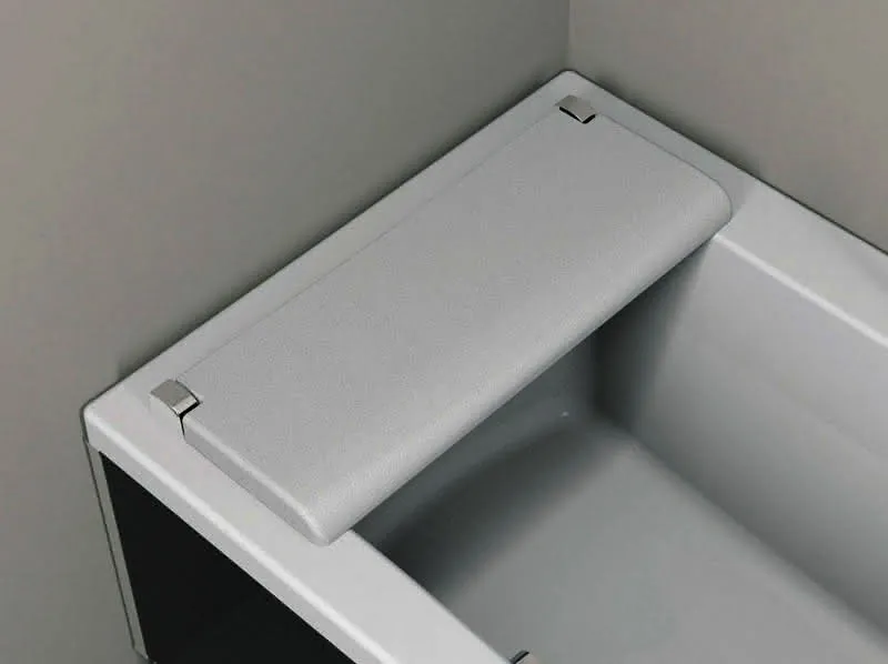 sanibel CARE-Duschsitz A18 weiß/chrom zu Badewanne sanibel CARE mit Einstieg