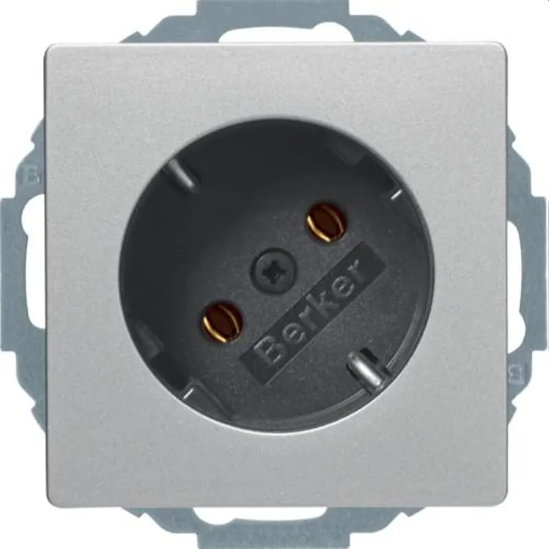 Berker SCHUKO-Steckdose M345° Q1./Q.3 alu samt lackiert