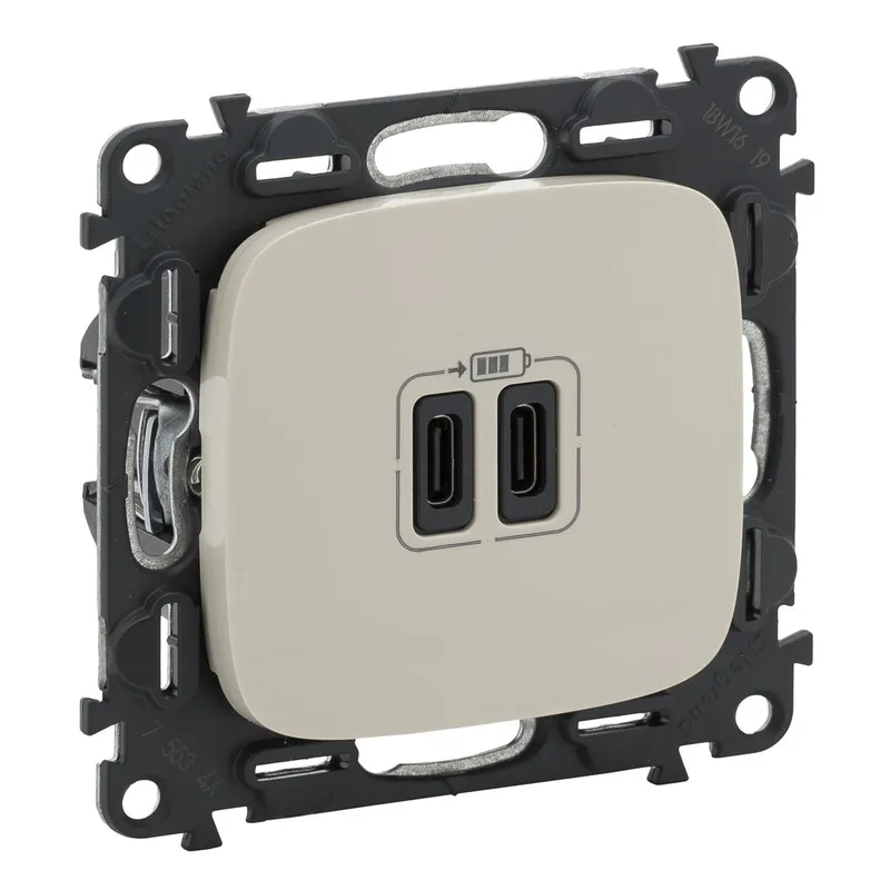 Legrand 755346 VALLURE 2xUSB-C 2MOD 3A MW