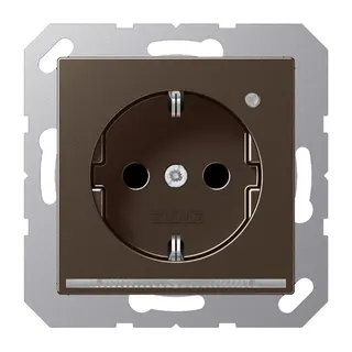 Jung SCHUKO®-Steckdose mit LED-Orientierungslicht, 16 A 250 V ~, SAFETY+, Thermoplast lackiert, Serie A, mokka A1520-OMOLNW