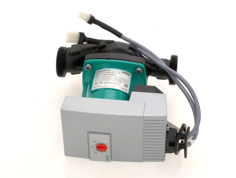 Junkers Ersatzteil TTNR: 87183119080 Pumpe 25 1-11 180
