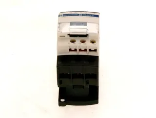 Junkers Ersatzteil TTNR: 87183103250 Relais