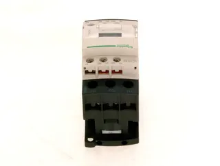 Junkers Ersatzteil TTNR: 87183106690 Relais 32 A