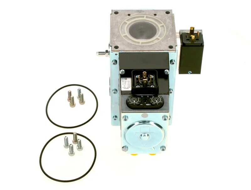 Junkers Ersatzteil TTNR: 63039790 Gasarmatur CG25 240/280kW