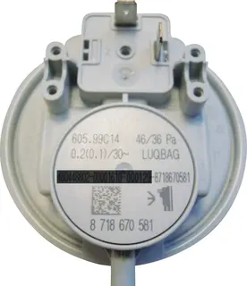Junkers Ersatzteil TTNR: 87186705810 Schalter P