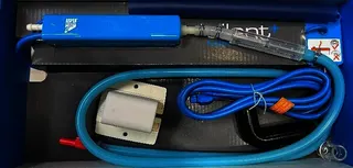 Kondensatpumpe mit Anschlusszubehör